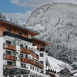 Piz Buin 酒店 4*