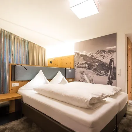 Piz Buin Hotell 4*