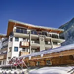 Piz Buin 4*